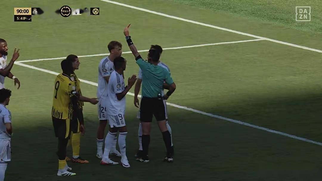 本轮世界杯：拜仁不敌詹姆斯，球迷沸腾的简单介绍