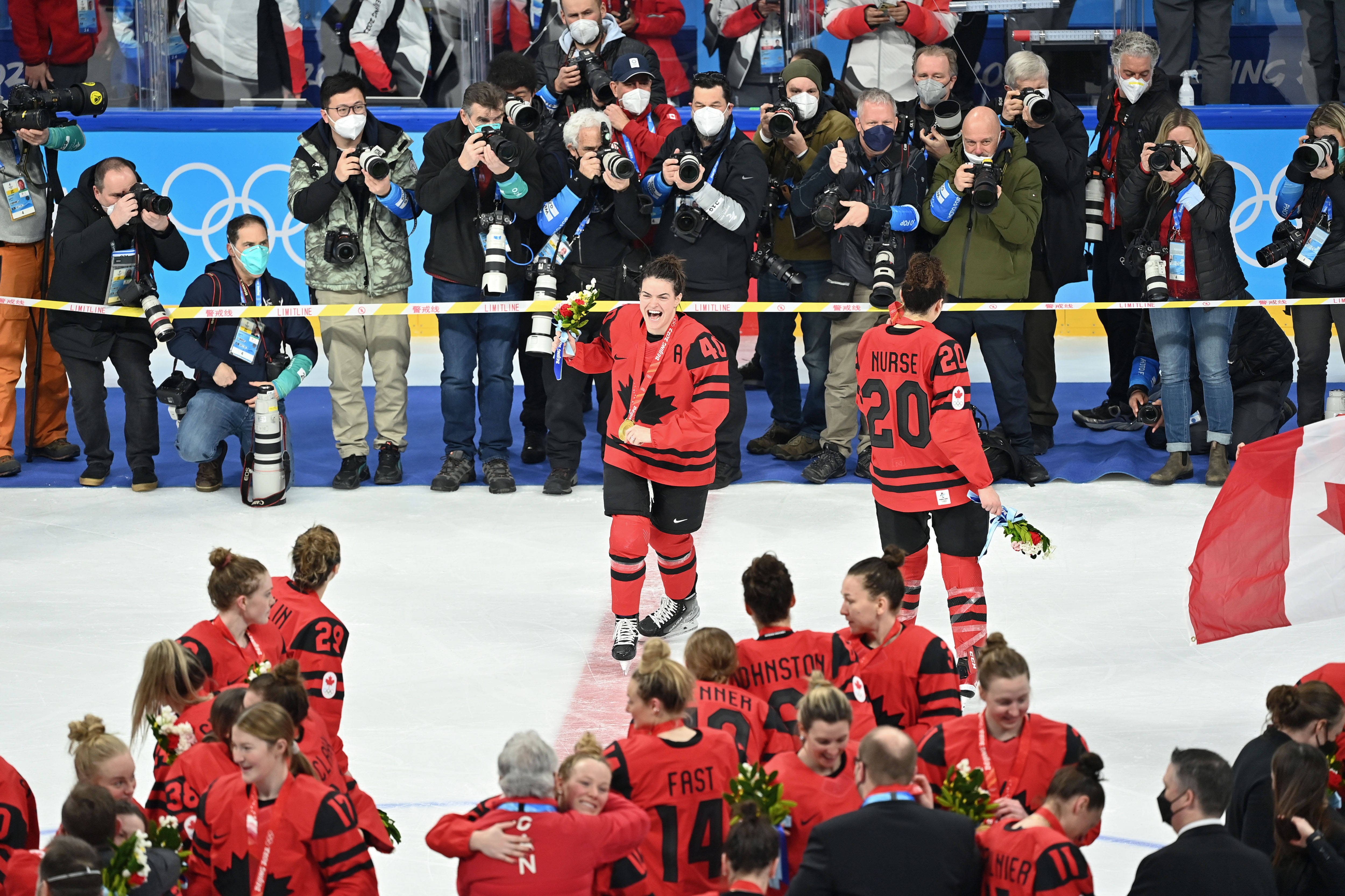 加拿大选手斩获金牌，再立功勋