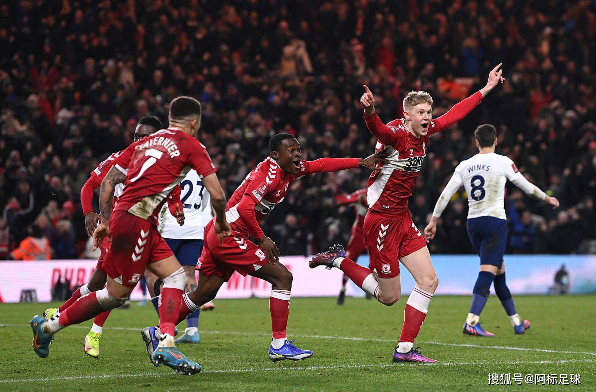 阿森纳逆转莱切斯特，三连胜助力冲击前四的简单介绍