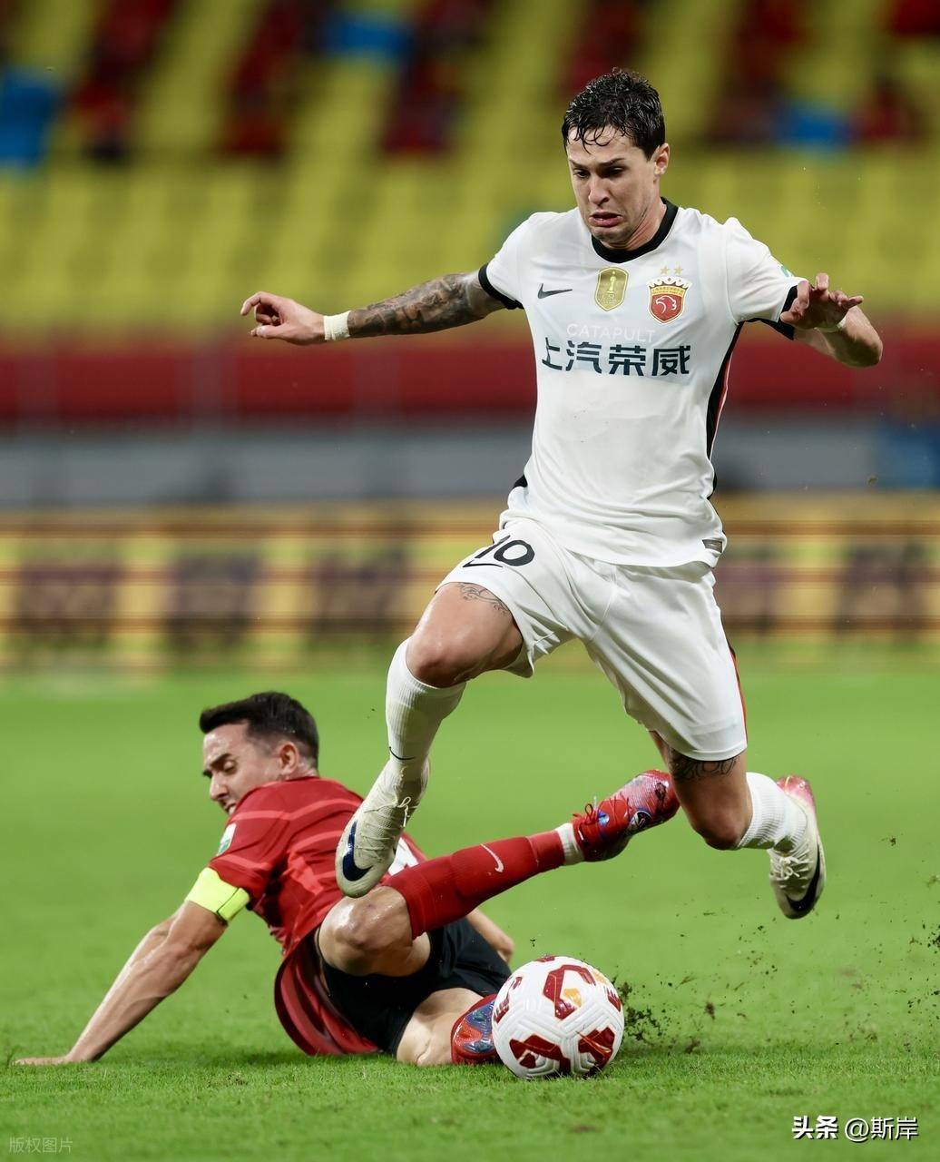 恒大挑战中超争冠冷门夺下重要三分的简单介绍