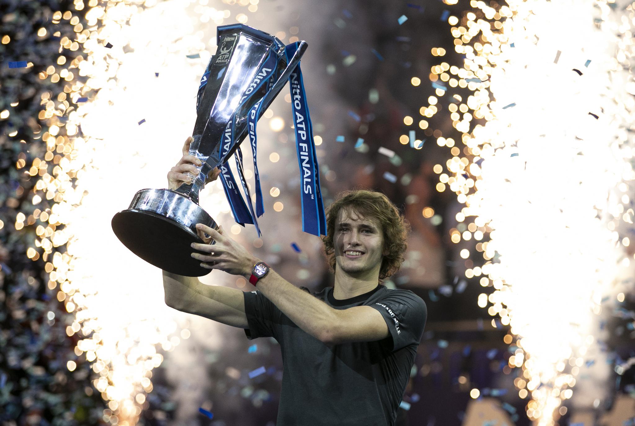 ATP总决赛鏖战戴维斯杯，兹维列夫惊艳四座